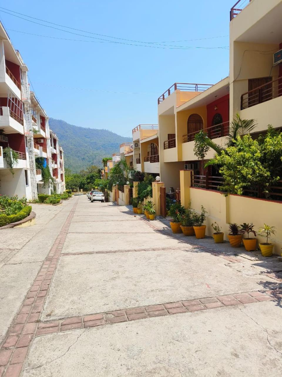Ayurveda Bhavan Rishīkesh Esterno foto